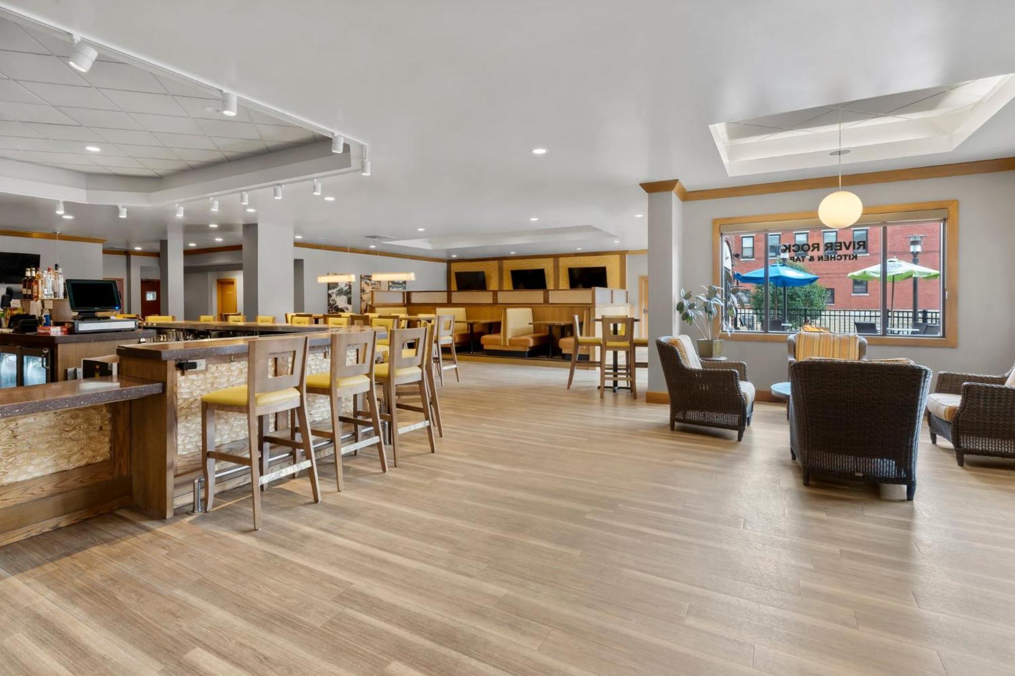 迪比克/加利纳假日酒店 外观 照片